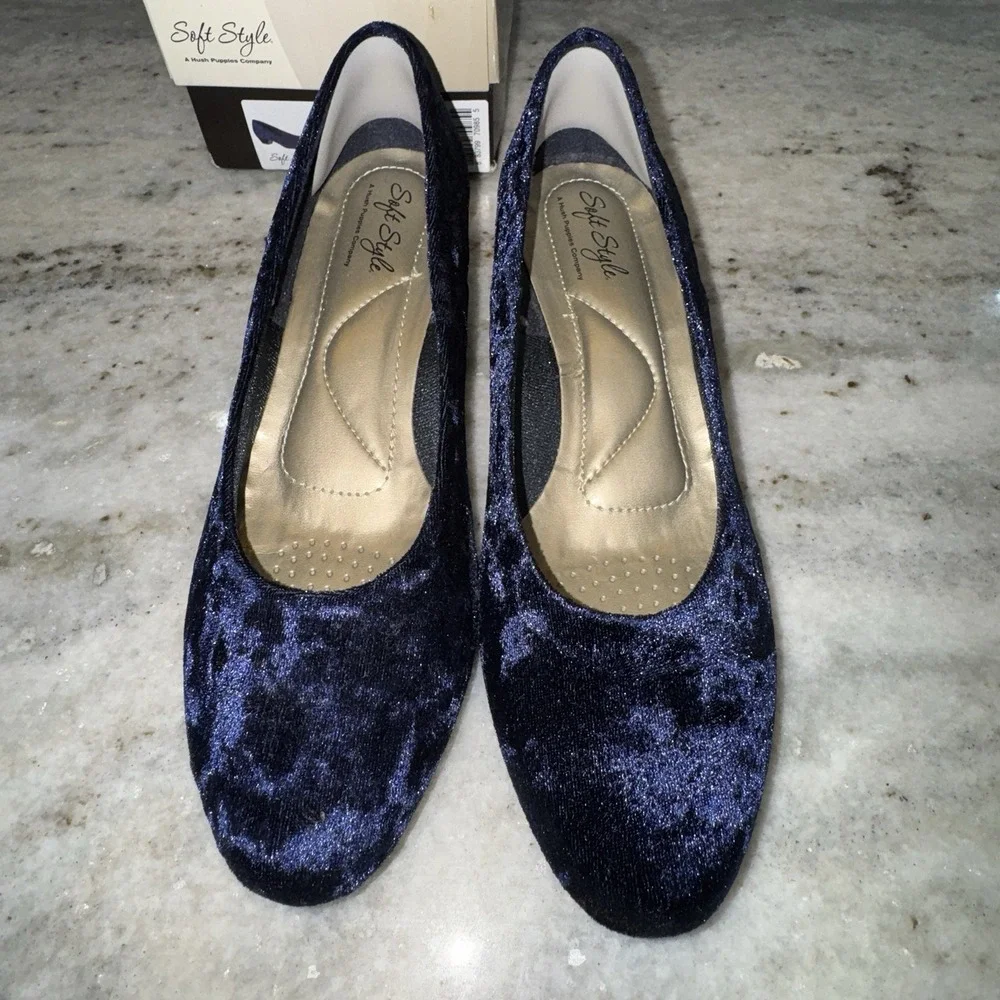 Soft Style Womens 8 W Blue Angel II Moyen Velvet‎ HSS1027-410 Low Wedge With Box